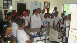Estudiantes de las Guáranas en San Francisco de Macorís visitan estación Mata Larga